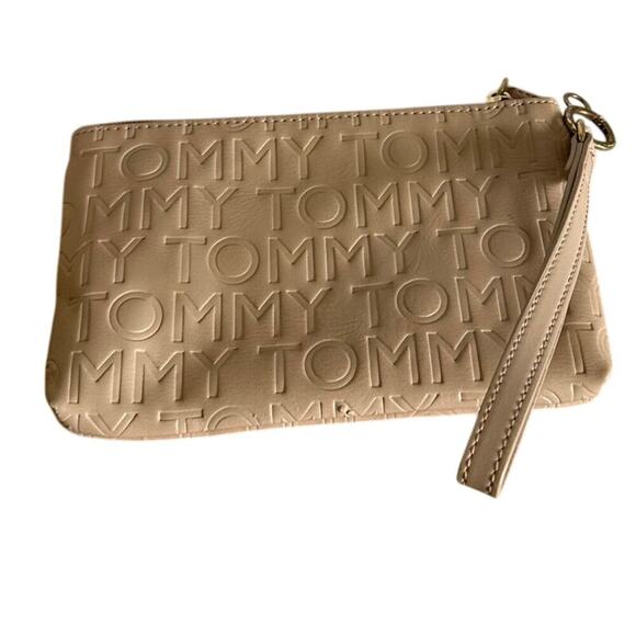 Tommy Hilfiger Embossed Logo Wristlet Clutch - Nude Beige Faux Leather Zip Pouch - Picture 2 of 8